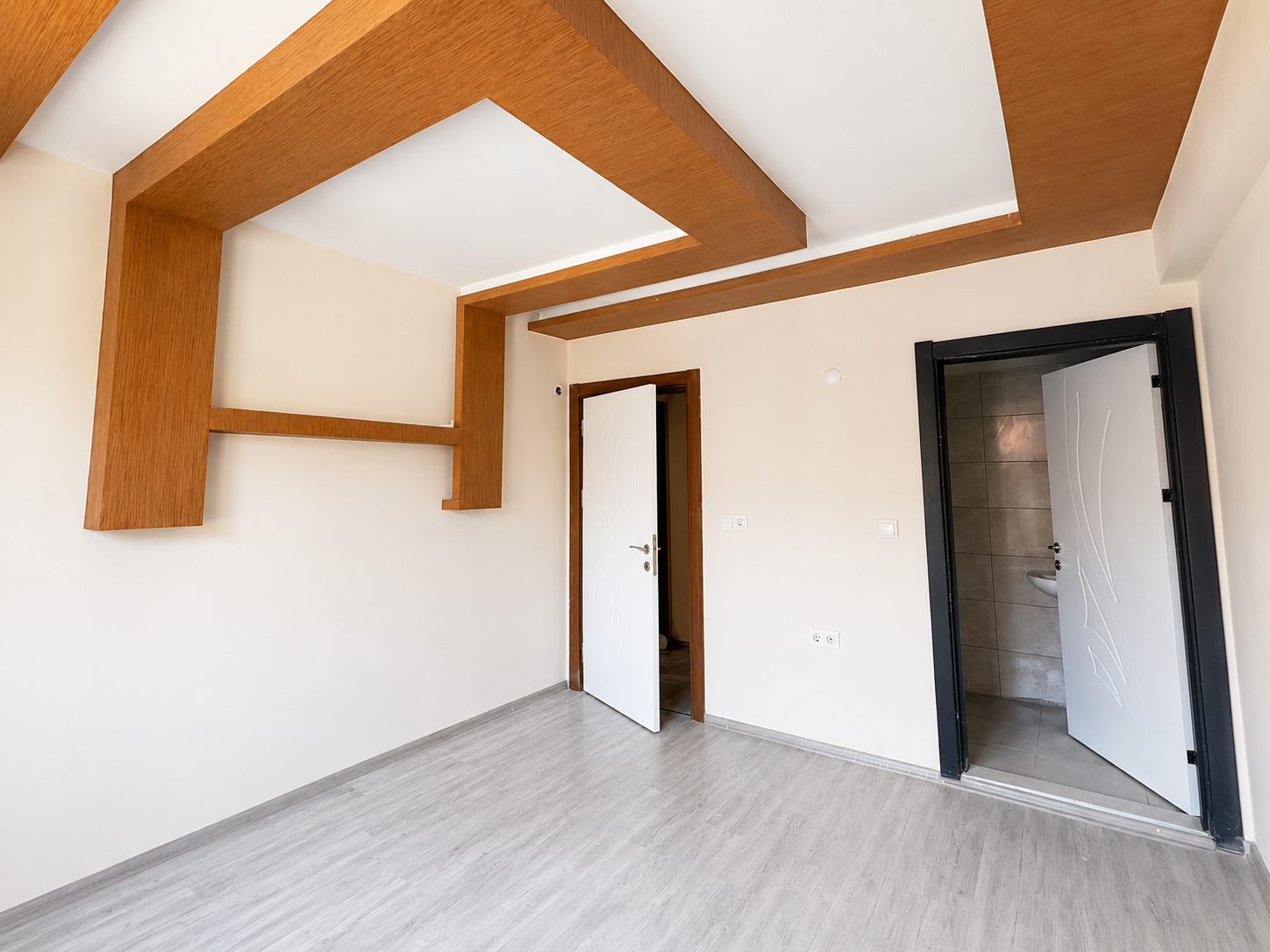 YSS DUBLEKS FERAH TERASLI 5+1 DAİRE